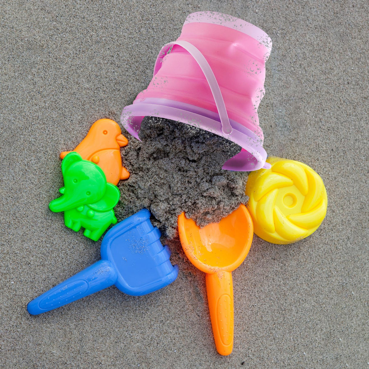 Collapsible Beach Bucket by The Magic Toy Shop - UKBuyZone