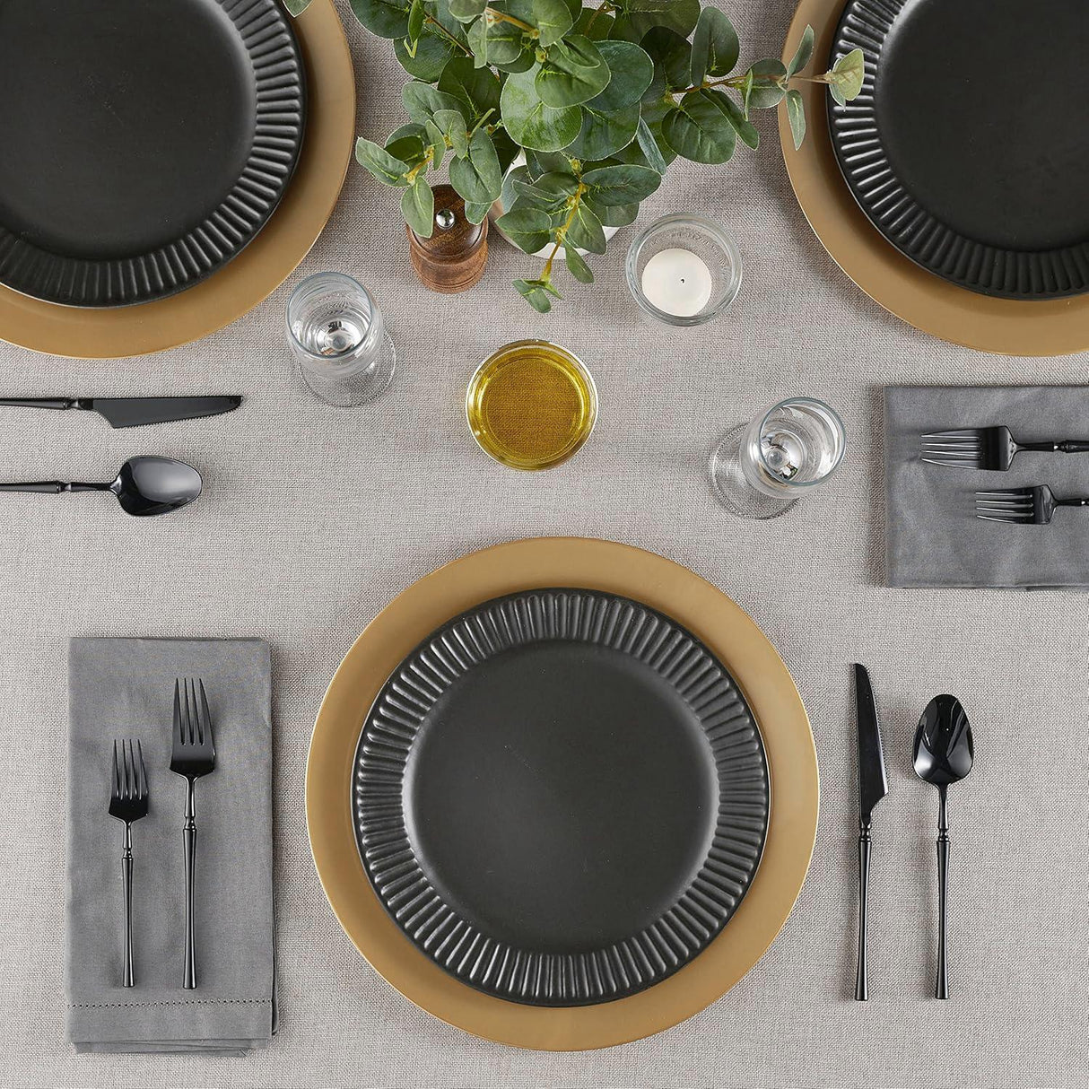 Metallic Charger Plates Set of 4 by GEEZY - UKBuyZone