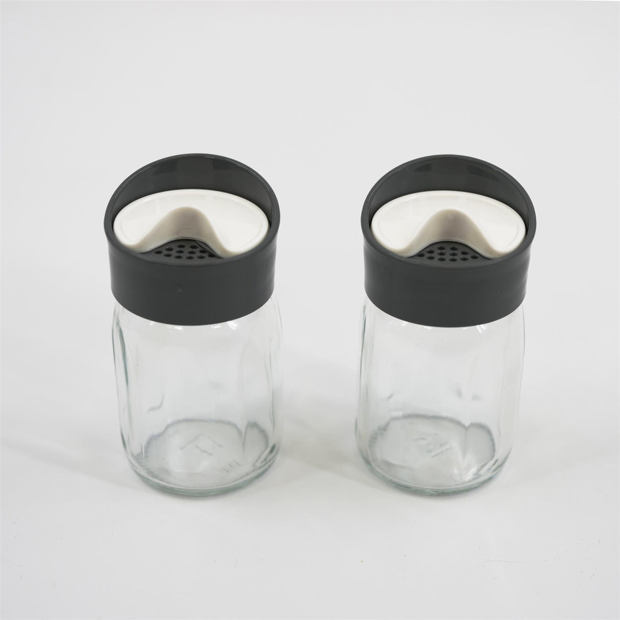 Salt and Pepper Shaker Set / Salt and Pepper Pots With Holder by GEEZY - UKBuyZone