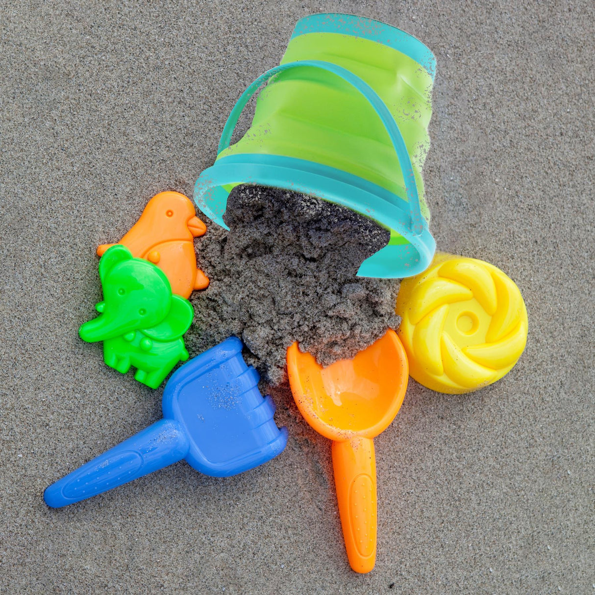 Collapsible Beach Bucket by The Magic Toy Shop - UKBuyZone