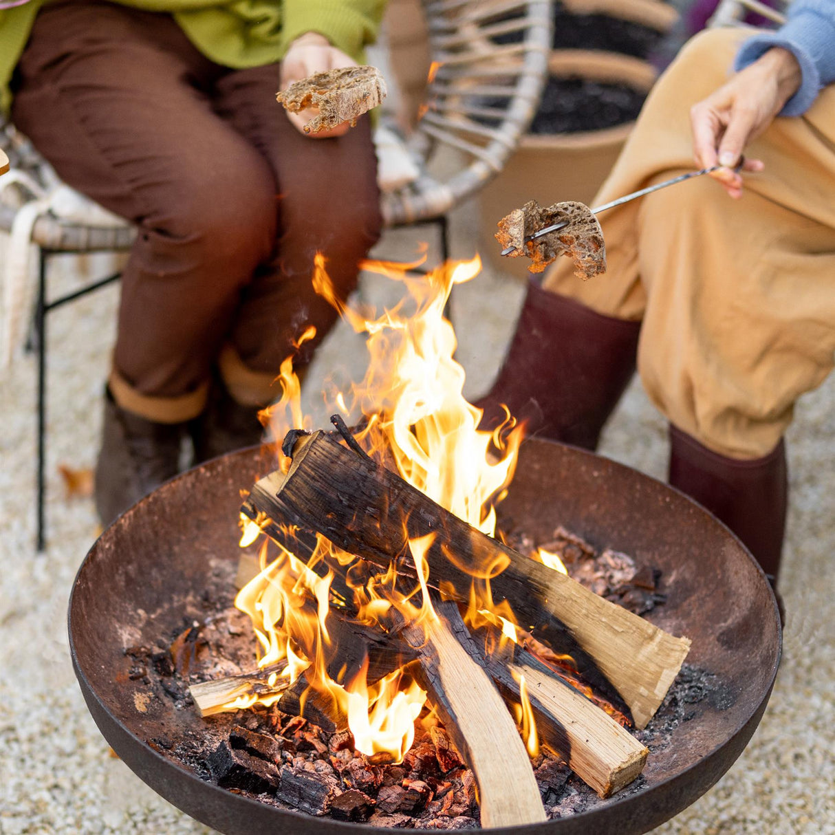 Cast Iron Garden Fire Bowl by GEEZY - UKBuyZone