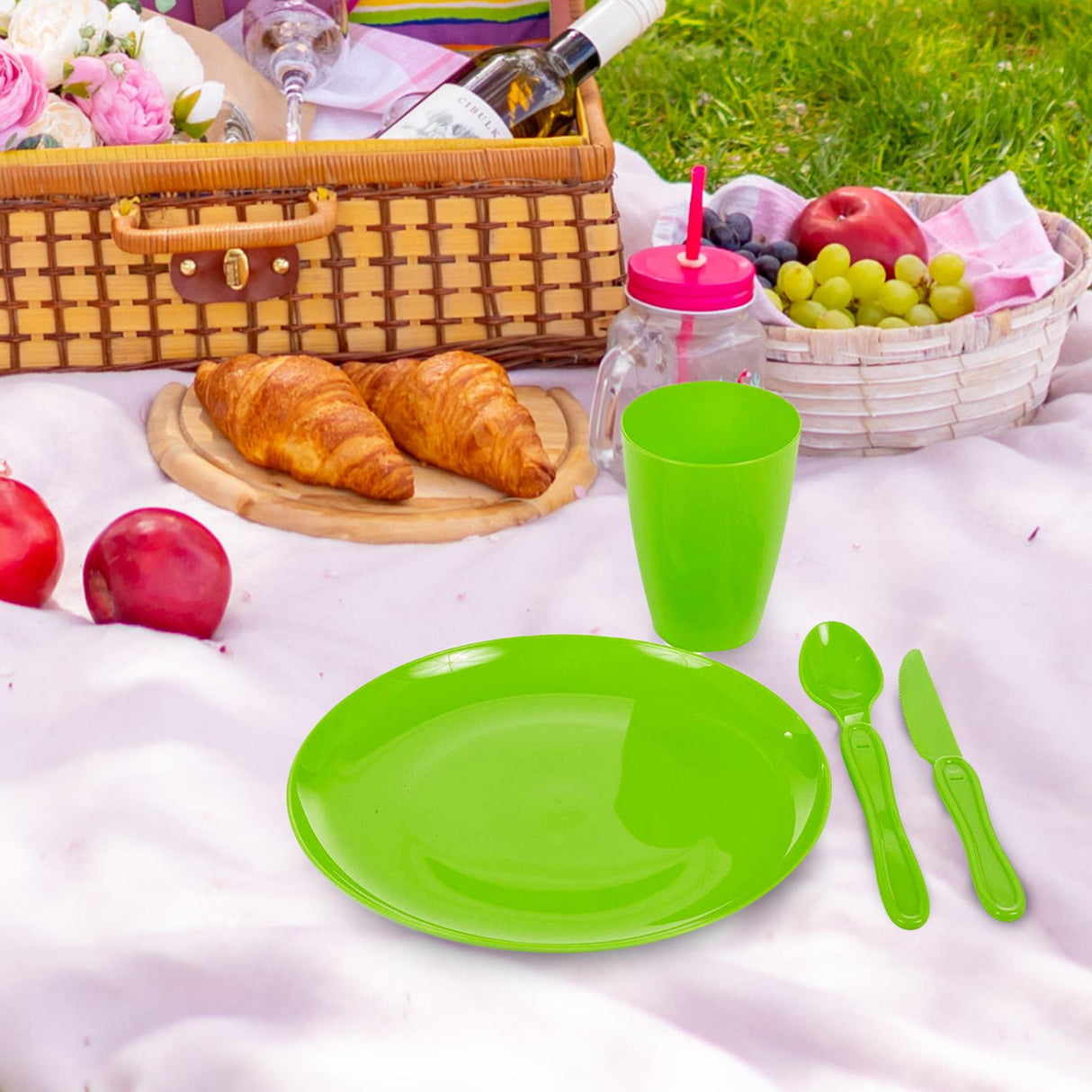 Green Camping Set For Six 31 Pieces by GEEZY - UKBuyZone