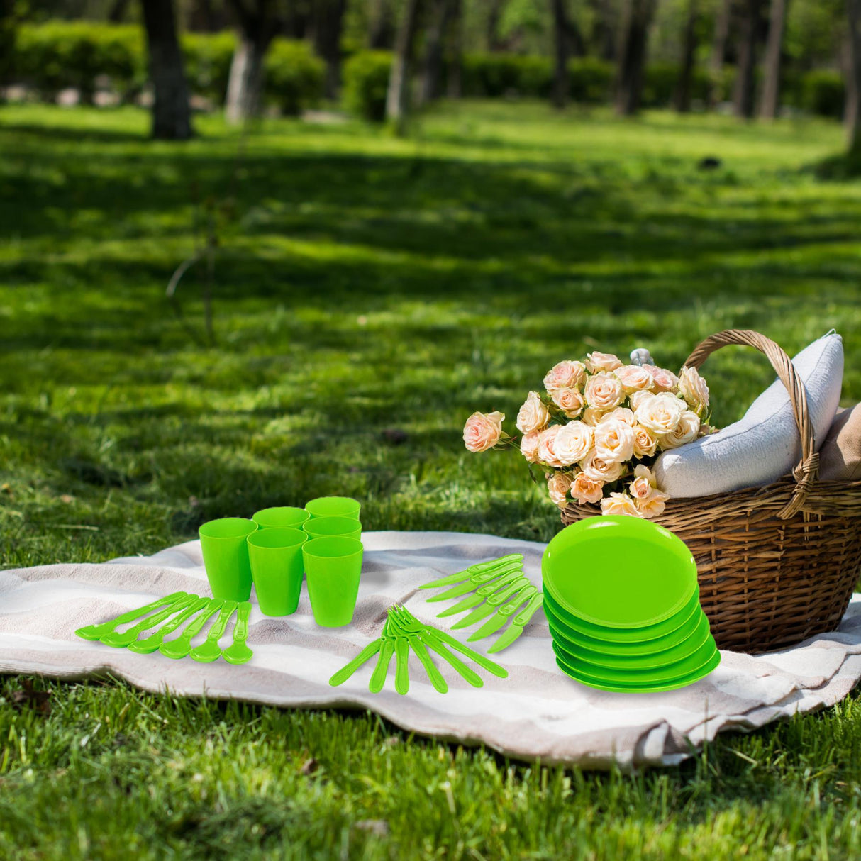 Green Camping Set For Six 31 Pieces by GEEZY - UKBuyZone