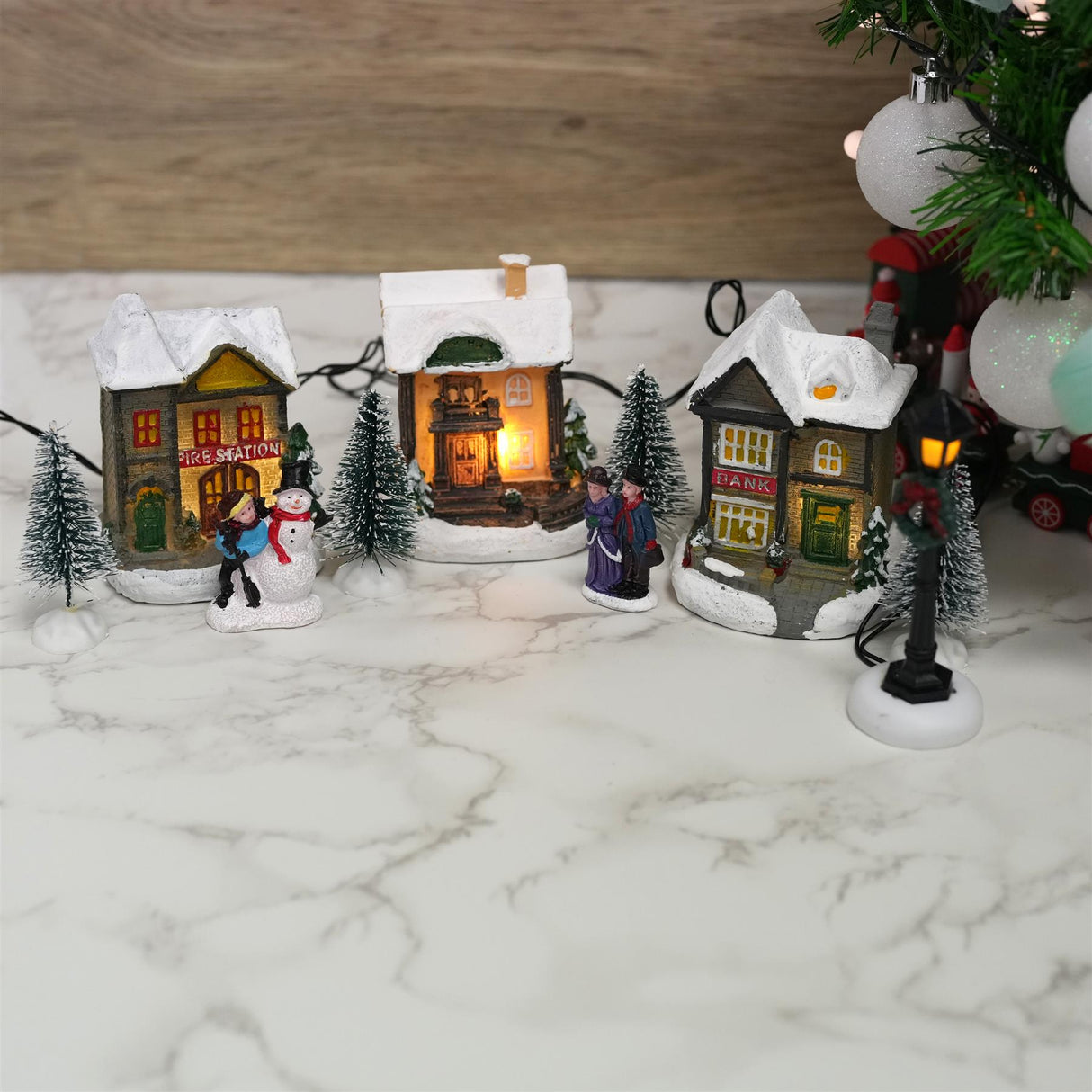 10pc Christmas Village Set by The Magic Toy Shop - UKBuyZone