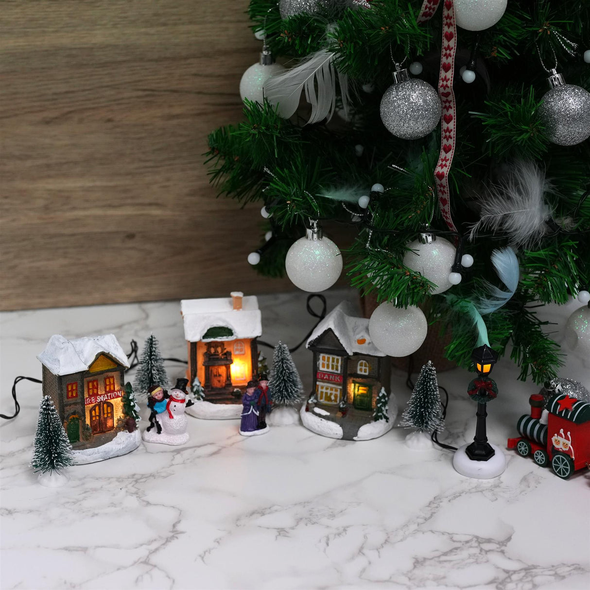 10pc Christmas Village Set by The Magic Toy Shop - UKBuyZone
