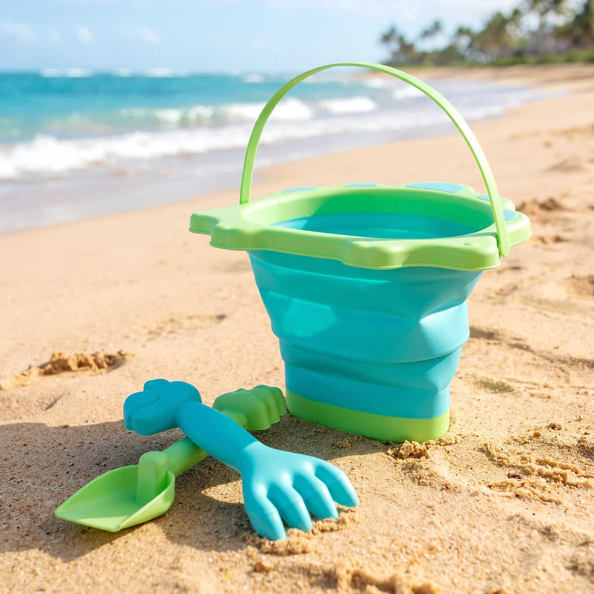 Collapsible Beach Bucket & Spade Sets