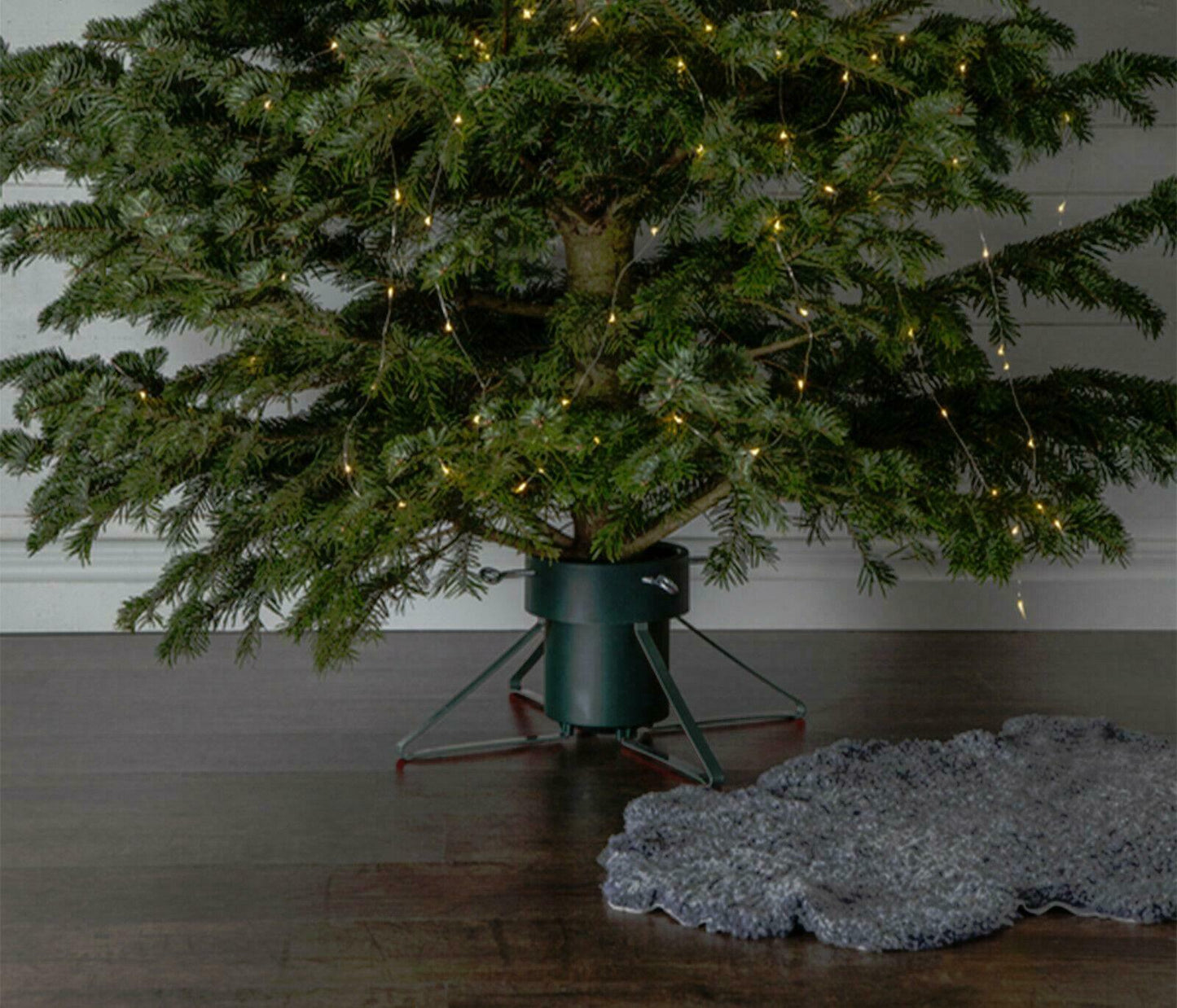 Metal Medium Christmas Tree Stand by GEEZY - UKBuyZone