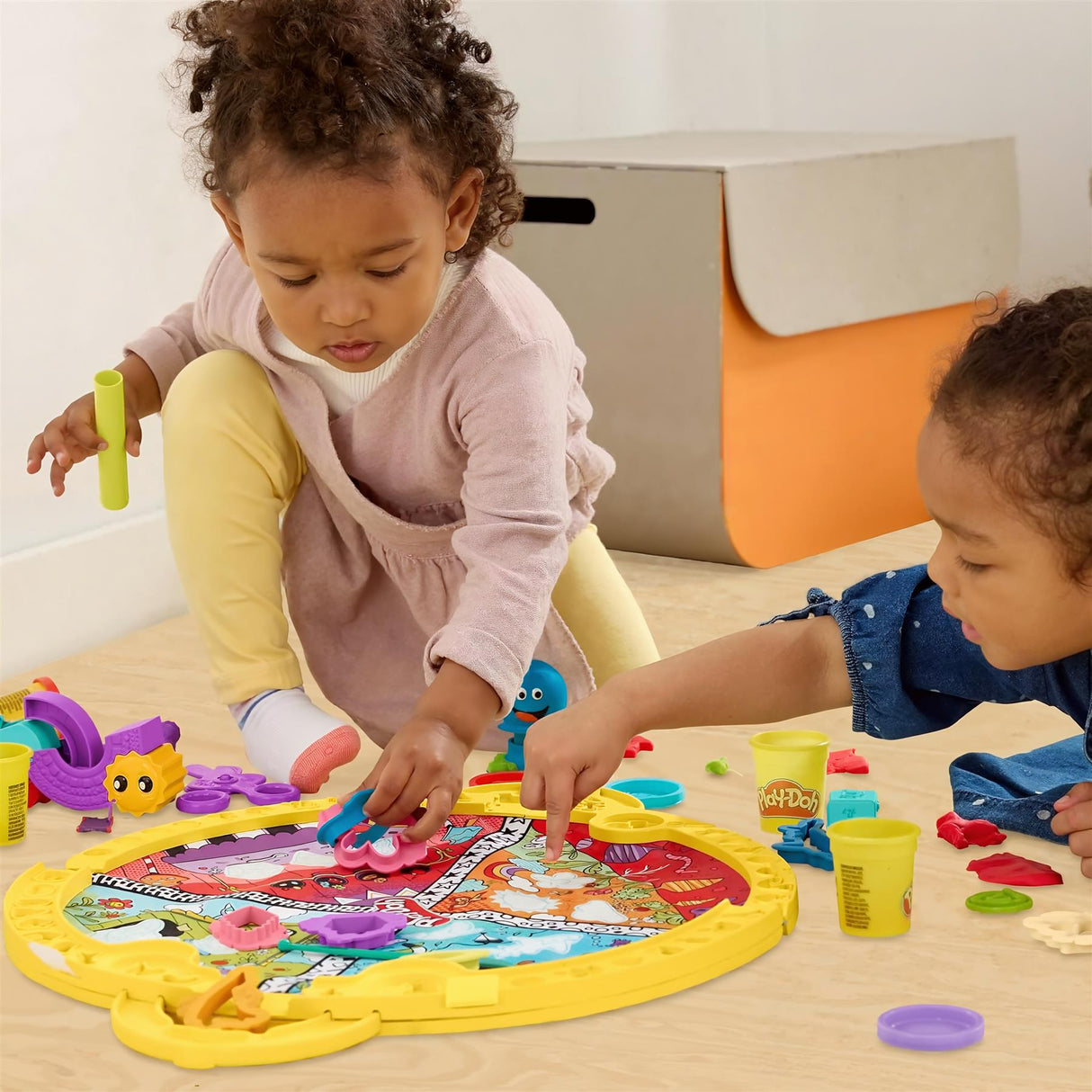 Play-Doh Fold 'N Go Playmat Set