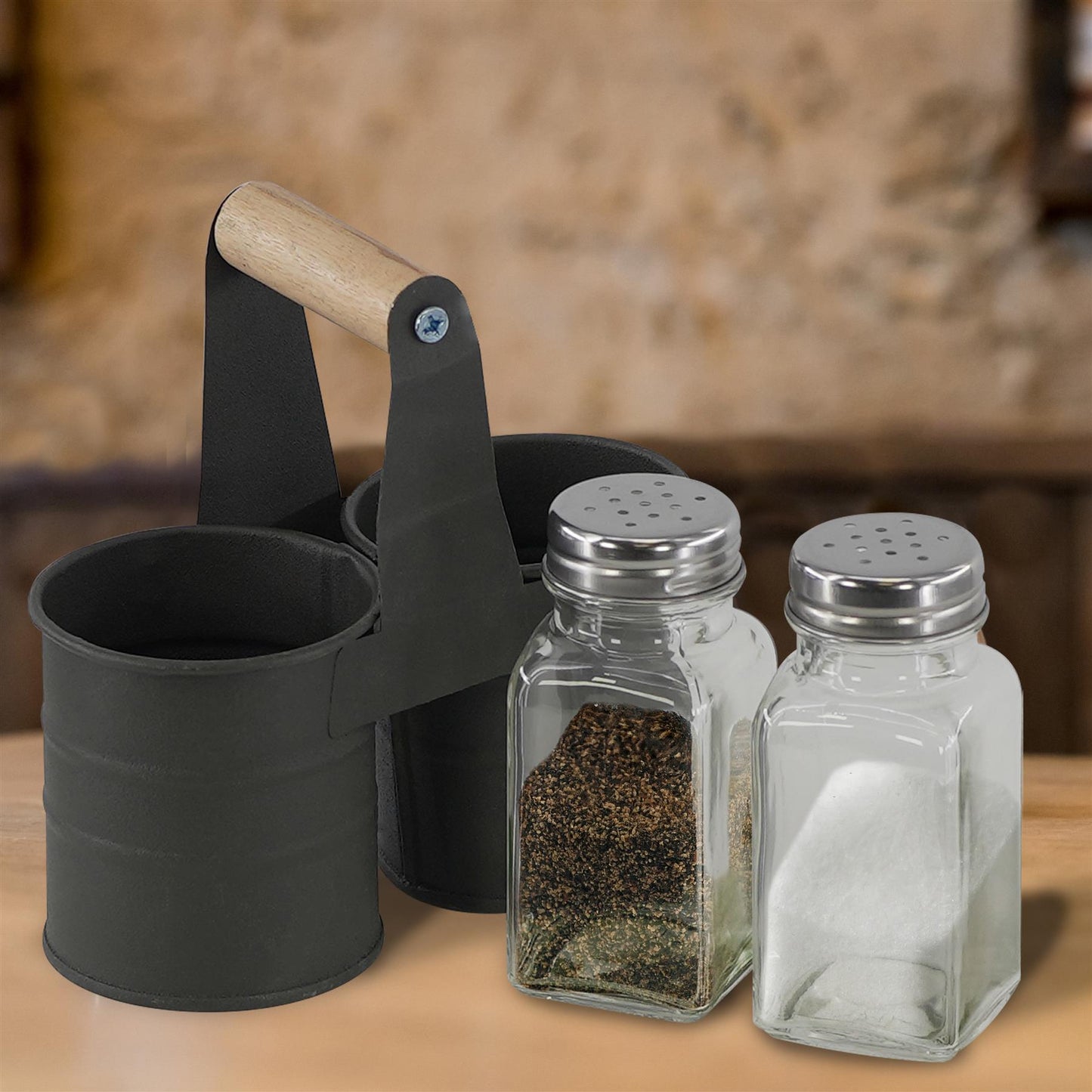 Salt And Pepper Shaker Set by GEEZY - UKBuyZone