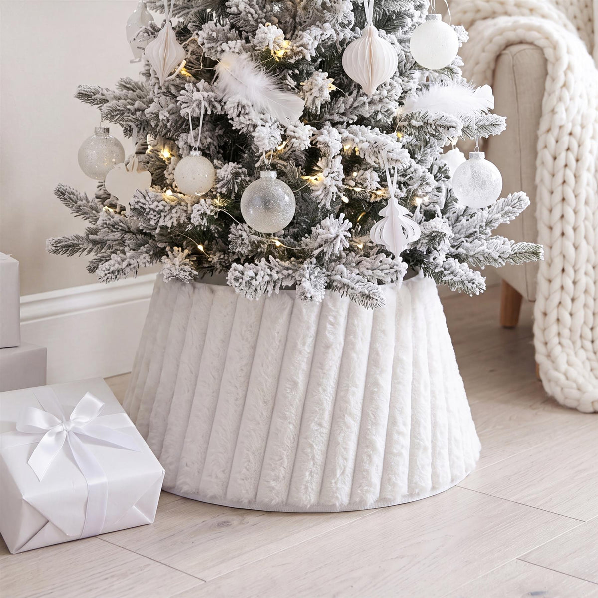White Faux Fur Christmas Tree Skirt 22"