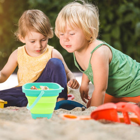 The Magic Toy Shop Collapsible Beach Bucket